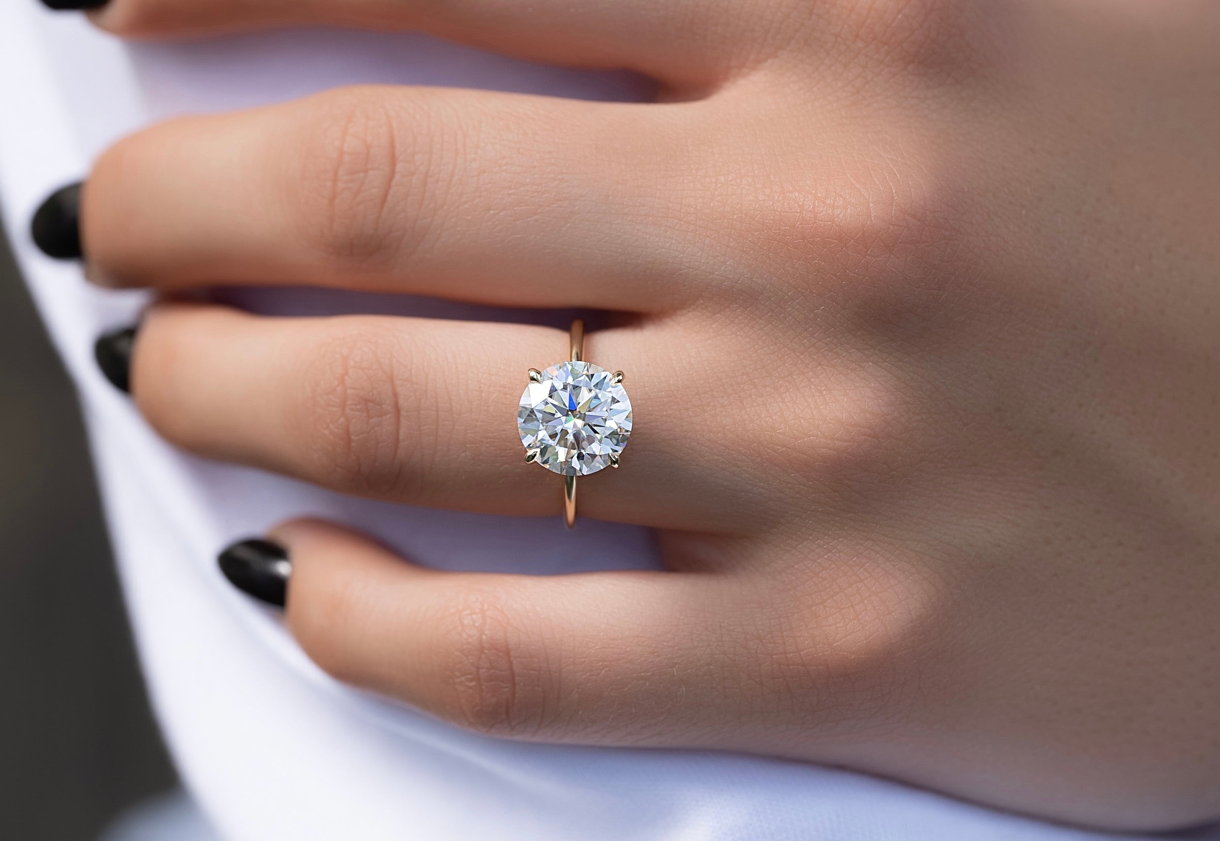 2 Carat White Round Brilliant Cut Diamonds Ring, 4 Gram at Rs 129000 in  Surat